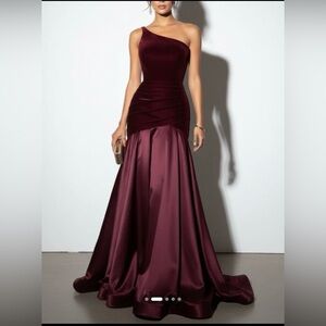 (NWT)Burgundy One-Shoulder Velvet & Satin Evening Gown – New With Tags